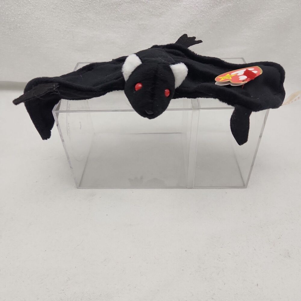 Stuffed Animal Beanie Babies 1995 Bat Radar 4091 Birth 10-30-95 P.V.C Error Case